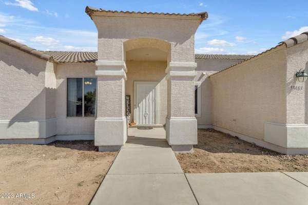 33487 N KAREN Lane, San Tan Valley, AZ 85143
