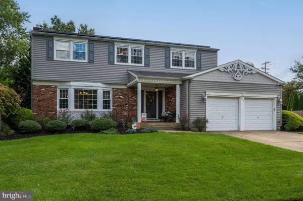 894 LAFAYETTE DR, Mount Laurel, NJ 08054