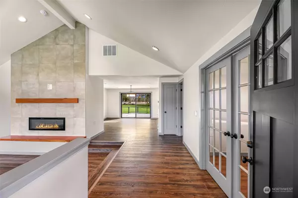 17812 Colony RD, Bow, WA 98232