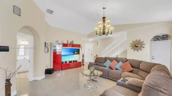 2308 NE 37th Rd, Homestead, FL 33033