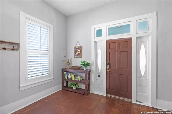 136 Uvalde St, San Antonio, TX 78210