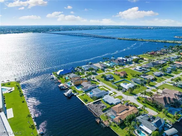 2013 SE 44th ST, Cape Coral, FL 33904