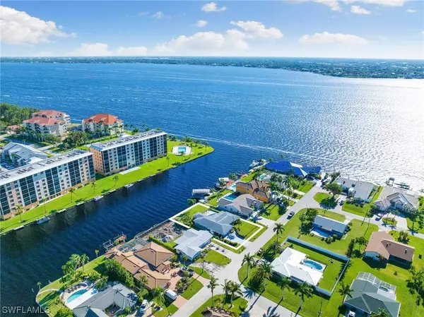 2013 SE 44th ST, Cape Coral, FL 33904