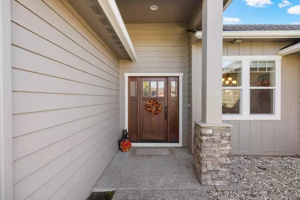 43 Crestview Ct, Eagle Point, OR 97524