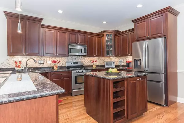 5087 N Kimberly AVE, Chicago, IL 60630