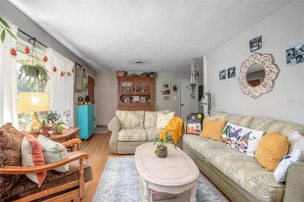 2227 TROPICAL TER, Deland, FL 32724