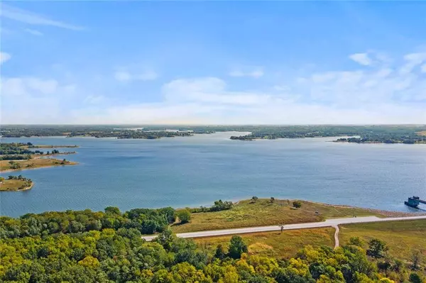 409 Sixth ST, Smithville, MO 64089