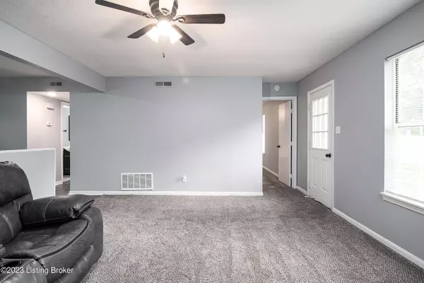 1014 Washington Way, Jeffersonville, IN 47130