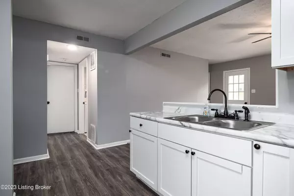 1014 Washington Way, Jeffersonville, IN 47130