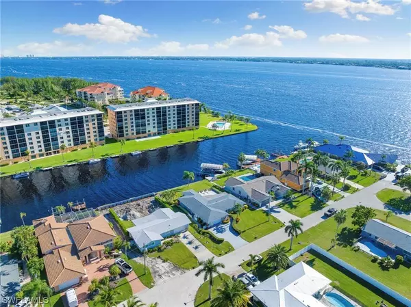 2013 SE 44th ST, Cape Coral, FL 33904