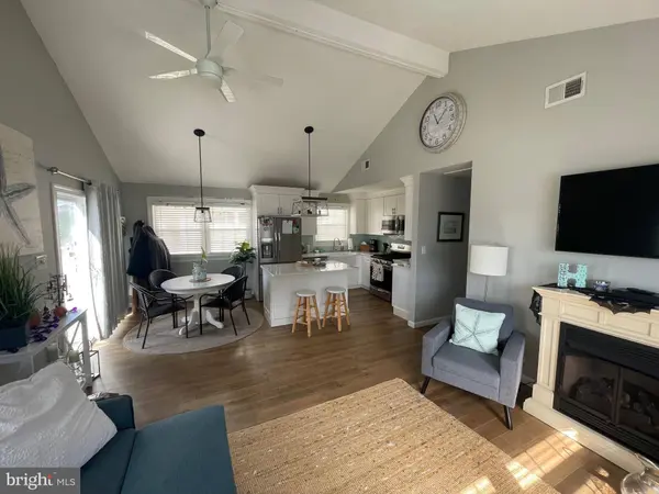 301 W 18TH ST, Ship Bottom, NJ 08008