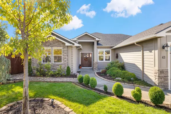 43 Crestview Ct, Eagle Point, OR 97524