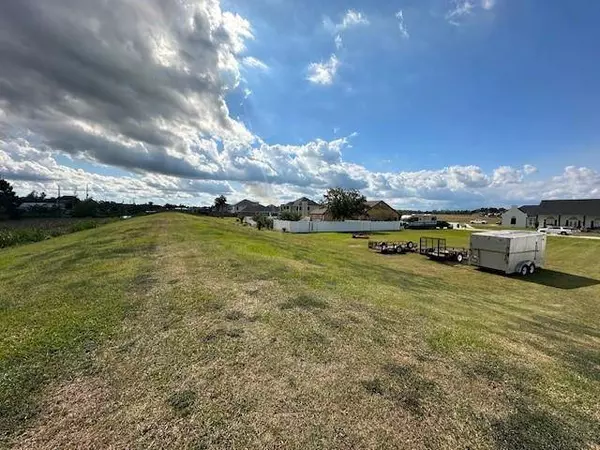 221 BEAU PL, Des Allemands, LA 70030