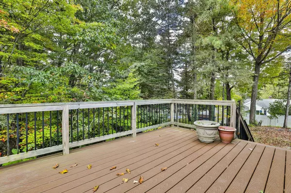 3 Emerson RD, Nashua, NH 03062