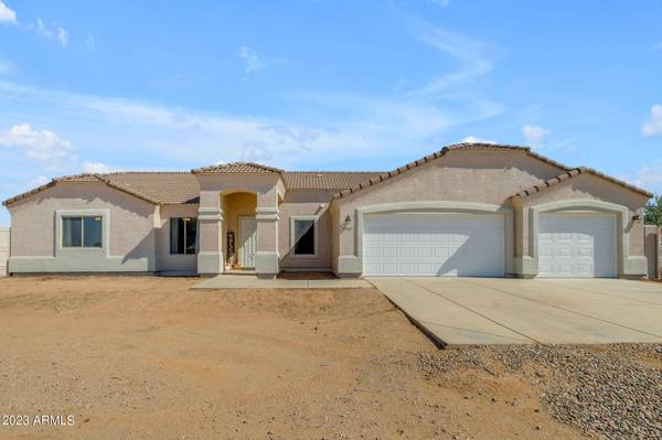 33487 N KAREN Lane, San Tan Valley, AZ 85143