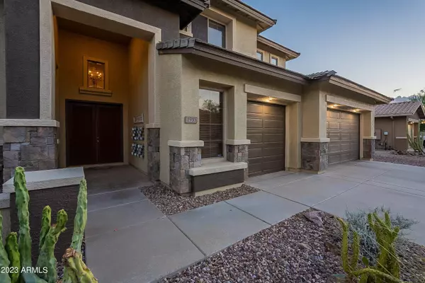 2933 W Owens Way, Anthem, AZ 85086