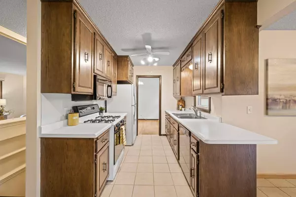 6033 Quebec AVE N, New Hope, MN 55428