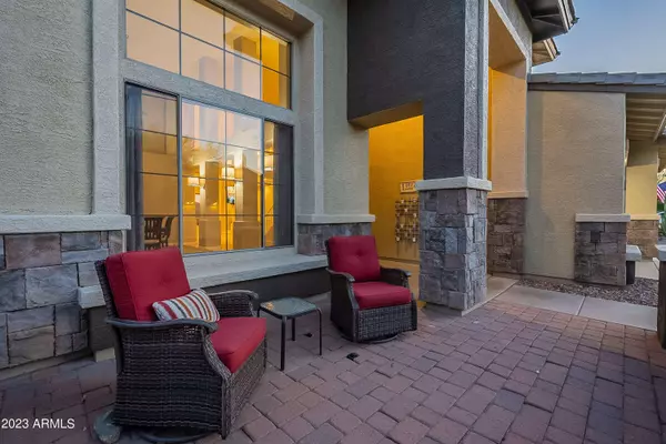 2933 W Owens Way, Anthem, AZ 85086