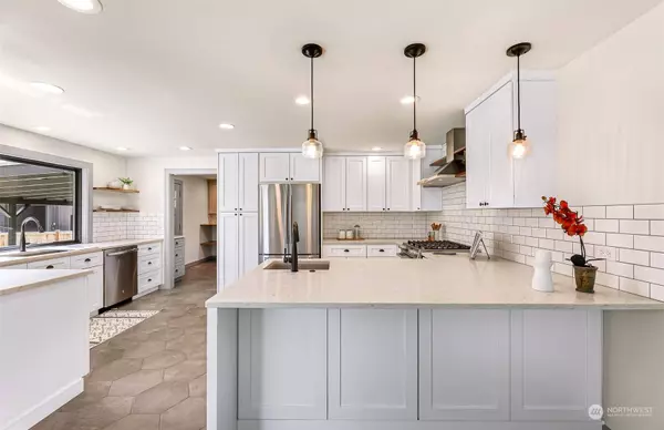 17812 Colony RD, Bow, WA 98232