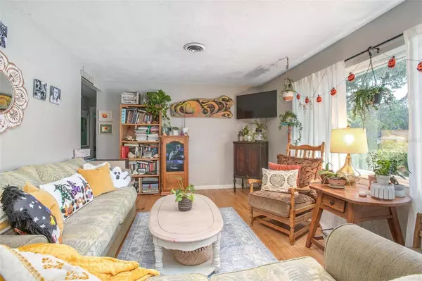 2227 TROPICAL TER, Deland, FL 32724