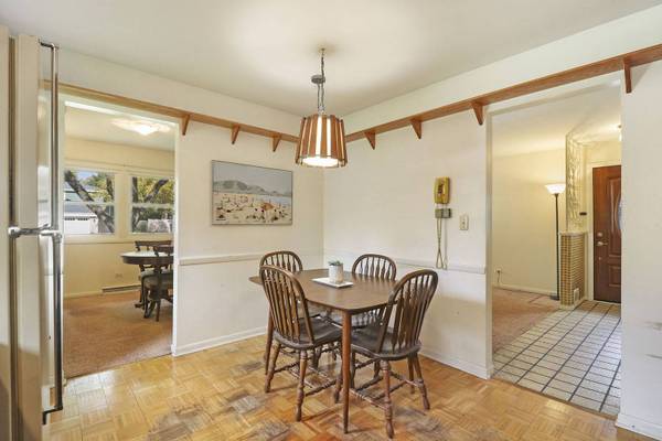 647 E Stark DR, Palatine, IL 60074