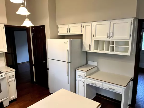 8830 Shagbark RD, Indianapolis, IN 46260