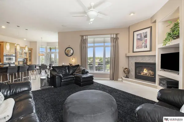 17803 Bel Air Circle, Omaha, NE 68136