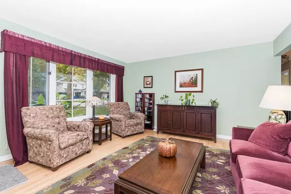 456 Lowell Avenue, Glen Ellyn, IL 60137