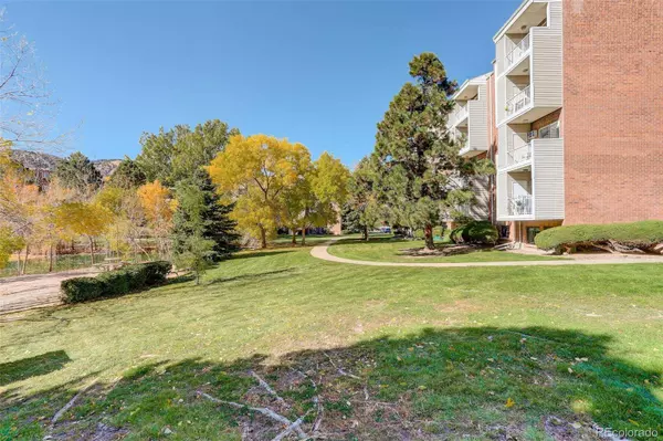 1150 Golden CIR #411, Golden, CO 80401