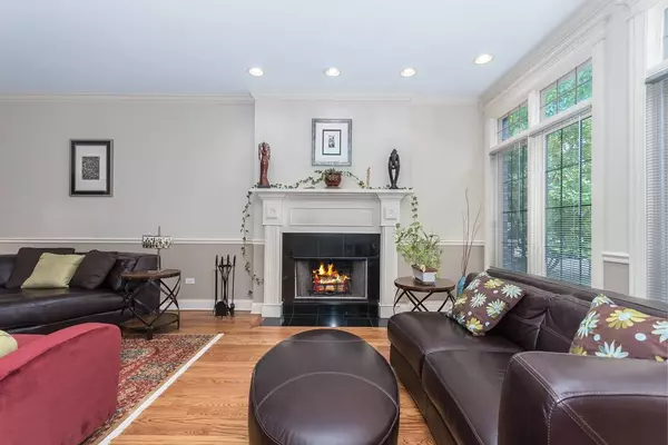 5087 N Kimberly AVE, Chicago, IL 60630