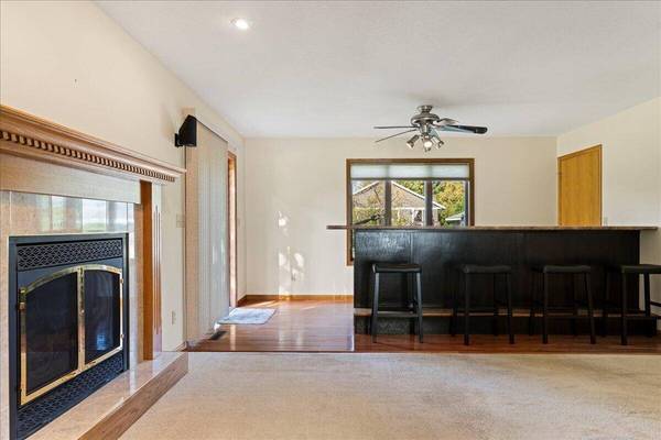 504 Amanda Ct, Holmen, WI 54636