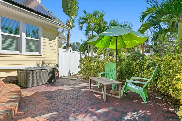 807 21ST AVE N, St Petersburg, FL 33704