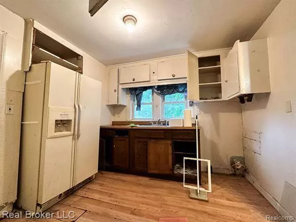 3040 SHAW Street, Burton, MI 48529