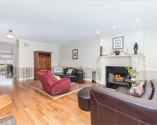 5087 N Kimberly Avenue, Chicago, IL 60630