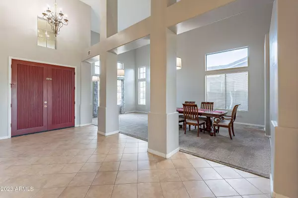 2933 W Owens Way, Anthem, AZ 85086