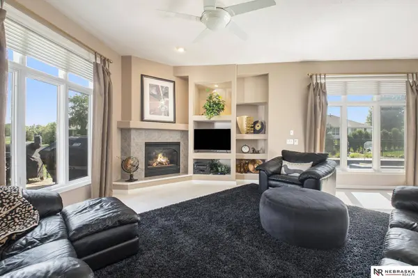 17803 Bel Air Circle, Omaha, NE 68136