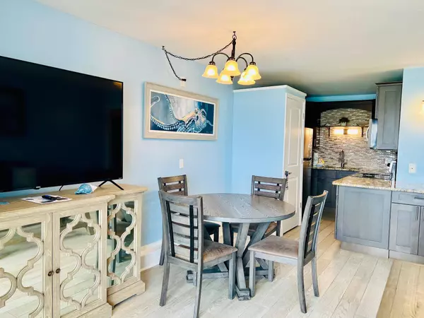 8743 Thomas Drive  #UNIT 922, Panama City Beach, FL 32408