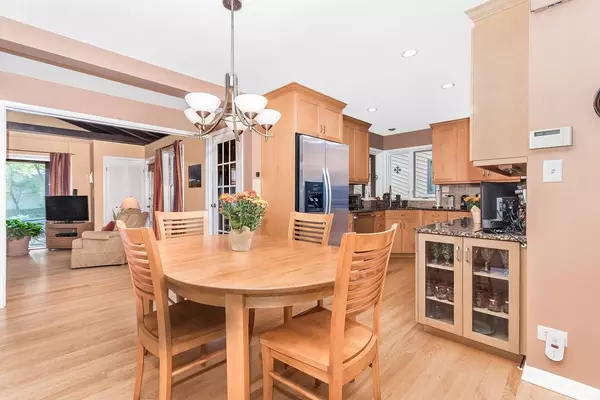 456 Lowell AVE, Glen Ellyn, IL 60137