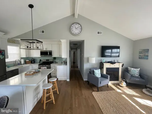 301 W 18TH ST, Ship Bottom, NJ 08008