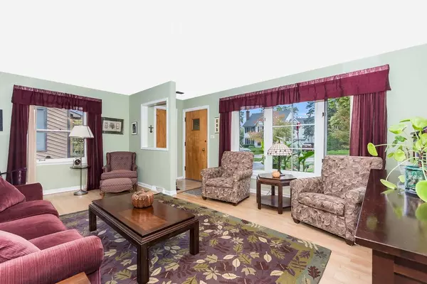 456 Lowell Avenue, Glen Ellyn, IL 60137