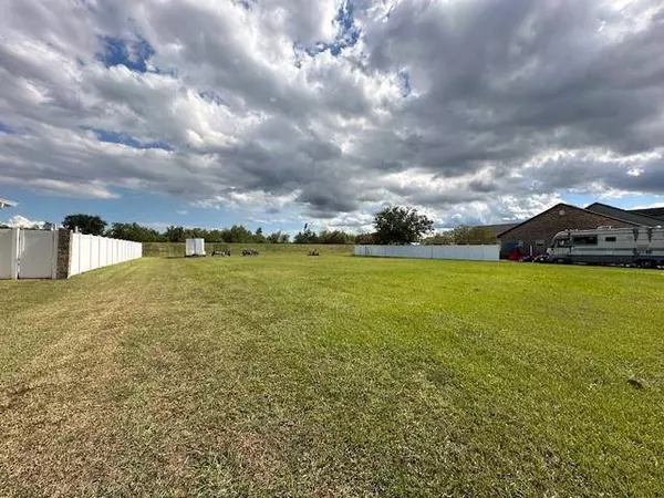 221 BEAU PL, Des Allemands, LA 70030