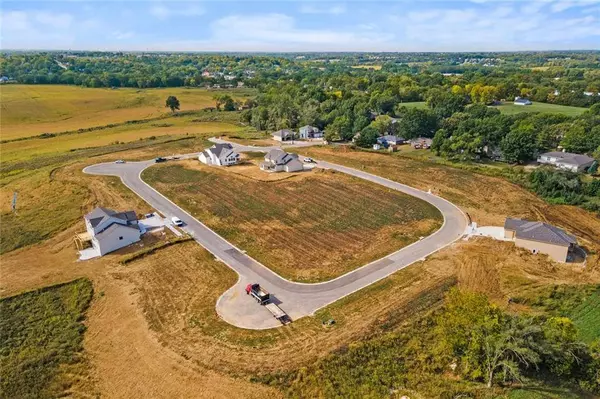 409 Sixth ST, Smithville, MO 64089