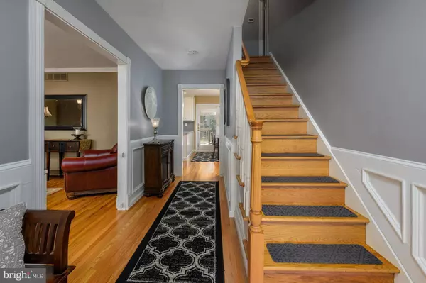 894 LAFAYETTE DR, Mount Laurel, NJ 08054