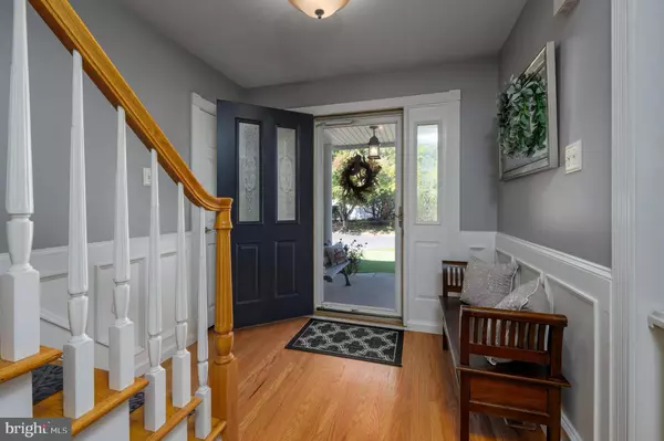 894 LAFAYETTE DR, Mount Laurel, NJ 08054