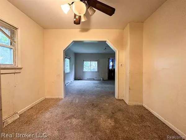 3040 SHAW Street, Burton, MI 48529