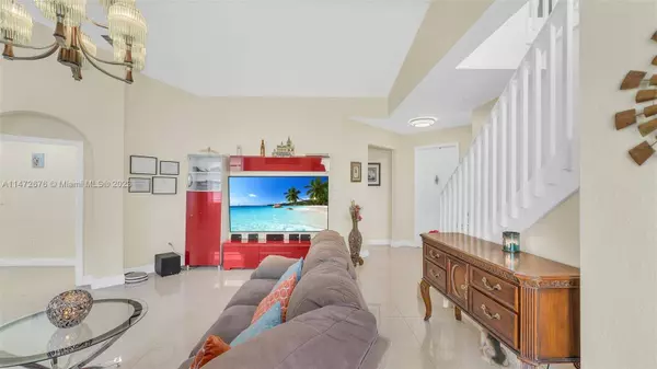 2308 NE 37th Rd, Homestead, FL 33033