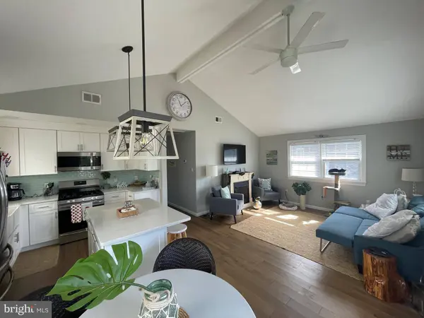 301 W 18TH ST, Ship Bottom, NJ 08008