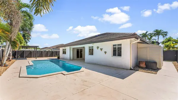 15021 SW 180th Ter, Miami, FL 33187