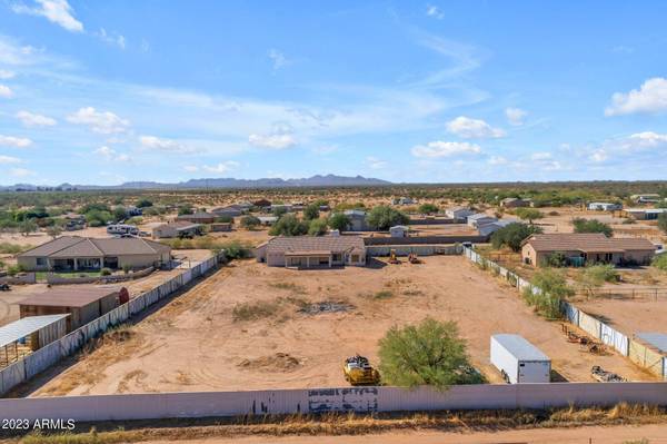 33487 N KAREN Lane, San Tan Valley, AZ 85143