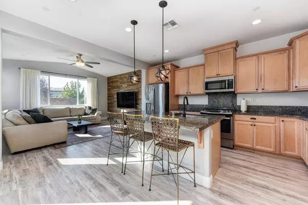 9176 Hourglass CIR, Roseville, CA 95747